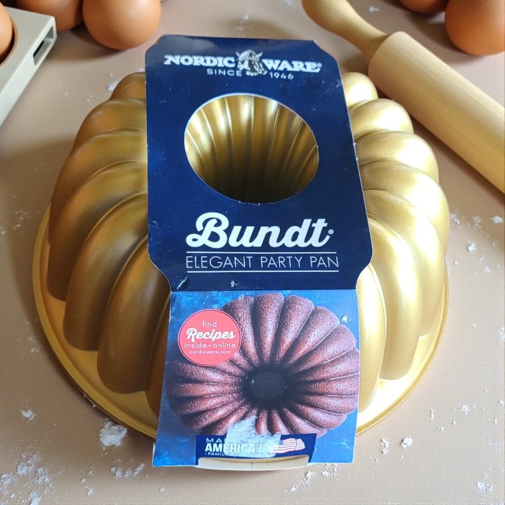 ✨ Nordic Ware Elegant Party Bundt® Pan — Gold — 10 Cup — Discontinued ✨
